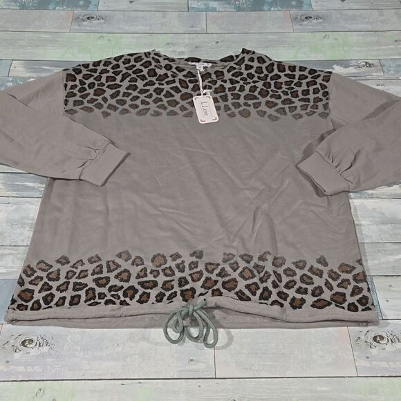 L. Love Long Sleeve Cheetah Print Shirt/Top sz Small NWT - Picture 1 of 4